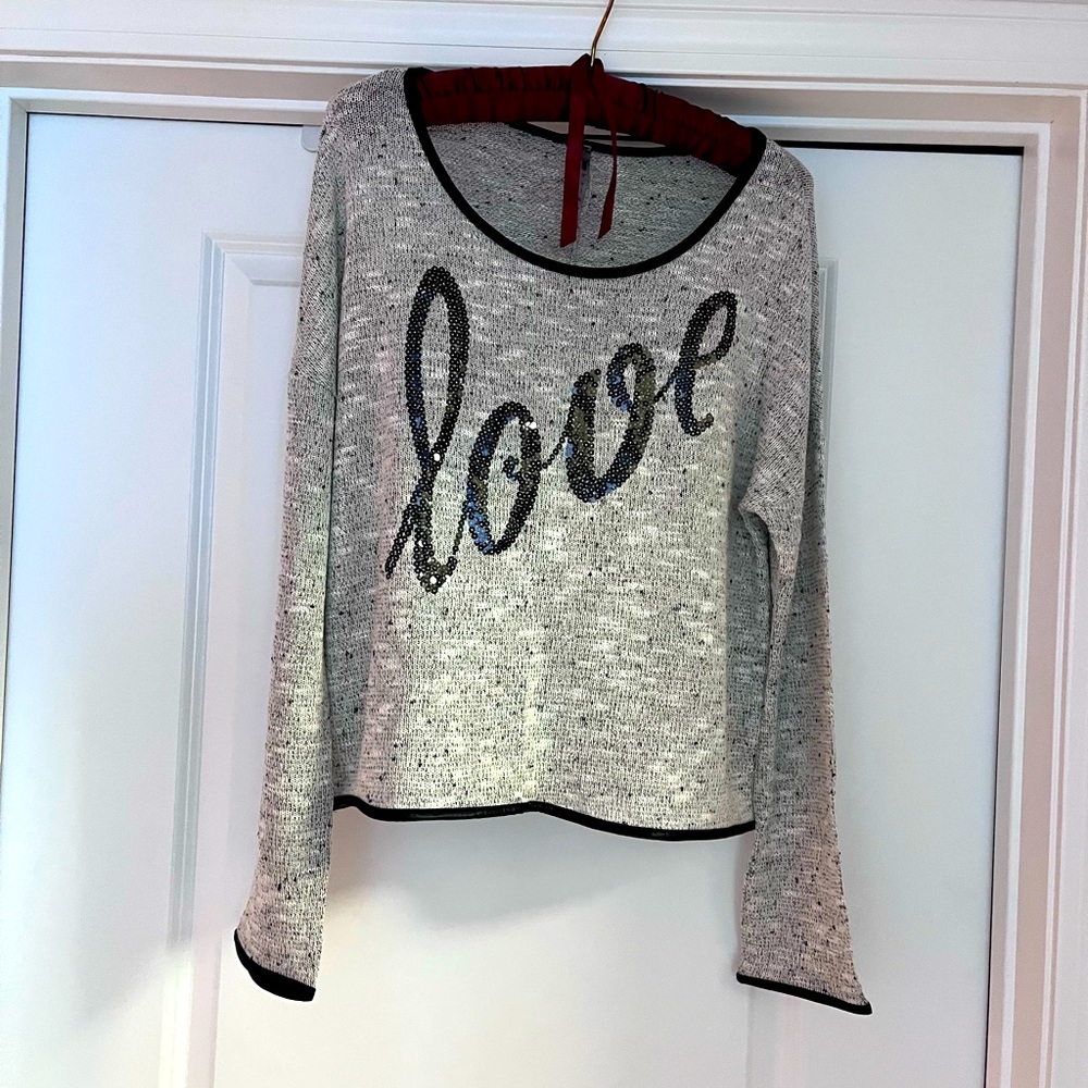 Sweater. Size M.